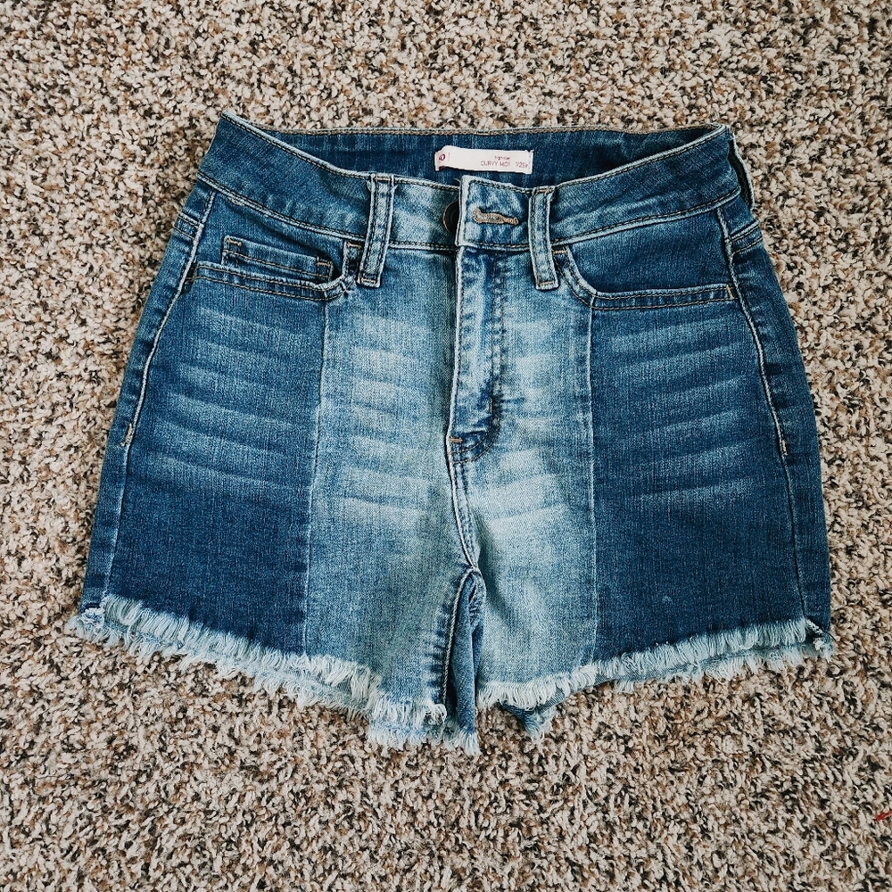 High-rise two toned shorts